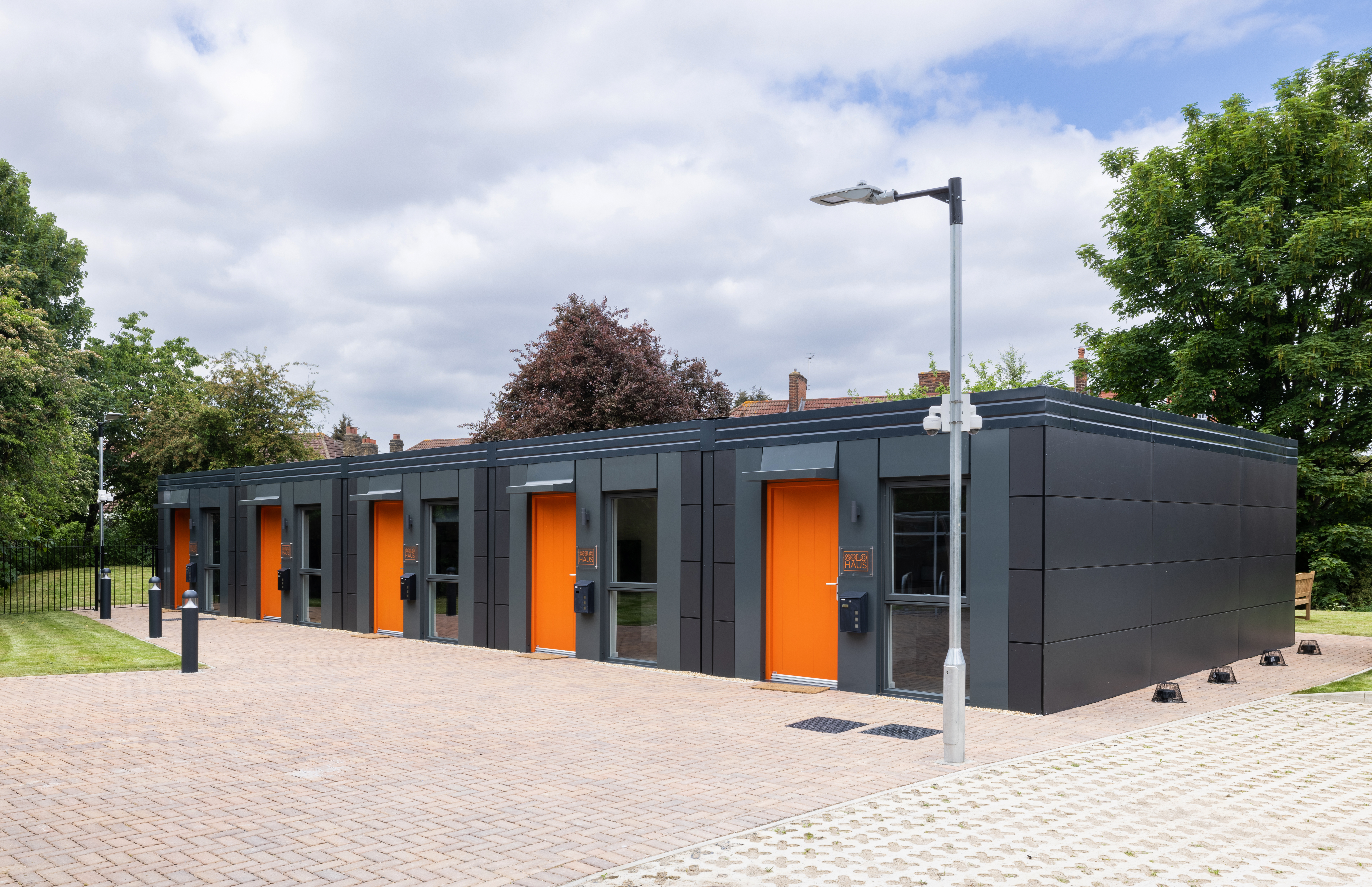 An additional five modular homes have been installed at Carroll Court at The Roundway, N17 as the council take further steps to end rough sleeping in the borough.