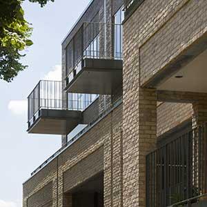Lorenco House - projecting and recessed balconies (c) Tim Crocker