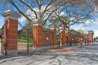 ornamental gates at the entrance to Finsbury Park beside Manor House tube