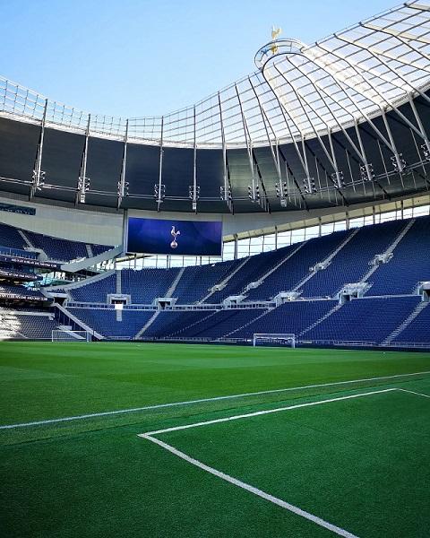 Tottenham Hotspur Stadium and football pitch