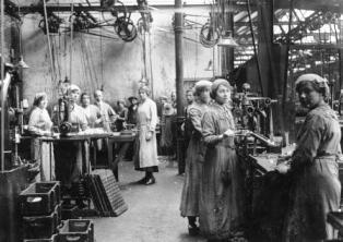 WW1 Women Factory Workers in Tottenham